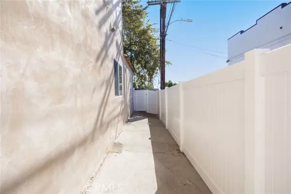 Pasadena, CA 91104,1375 N Mentor AVE