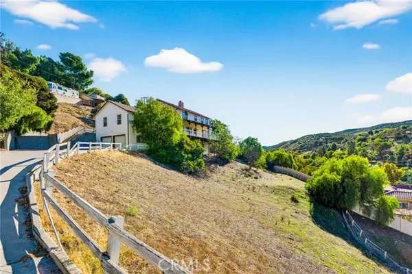 9404 Wayside DR, Sunland, CA 91040