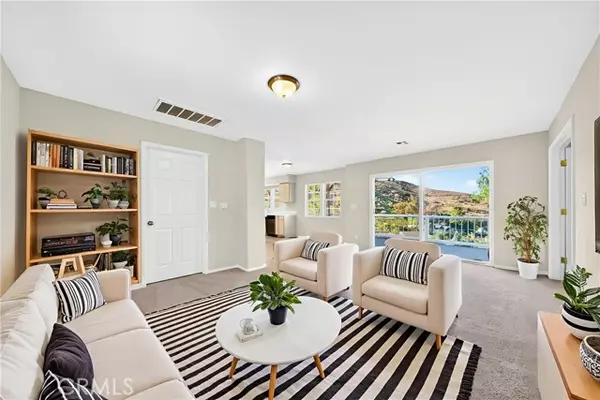 Sunland, CA 91040,9404 Wayside DR