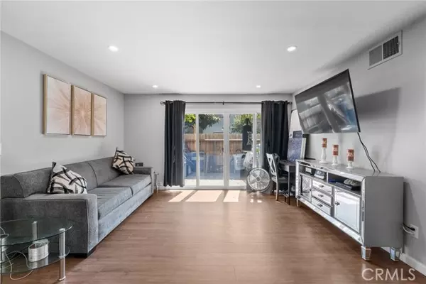 Santa Ana, CA 92704,2511 W Sunflower P4