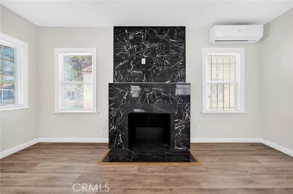 Los Angeles, CA 90047,8734 Dalton