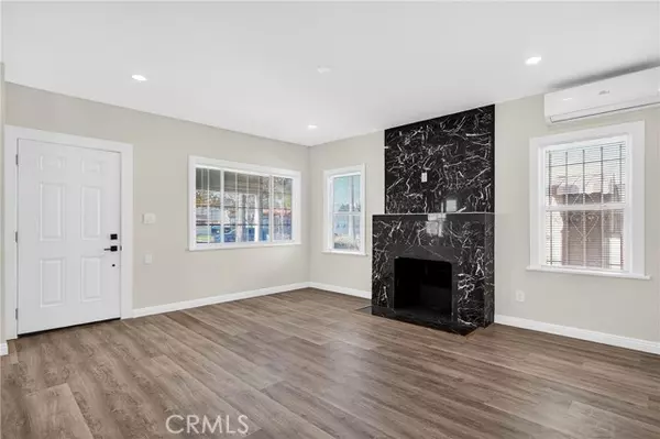 Los Angeles, CA 90047,8734 Dalton