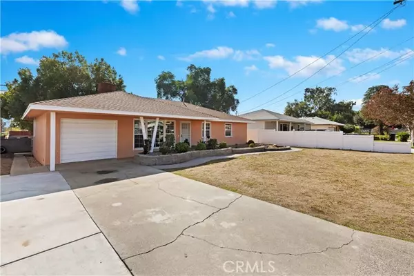 Fontana, CA 92335,17229 Hibiscus