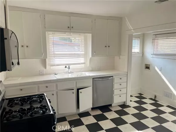 Redondo Beach, CA 90277,111 S Juanita