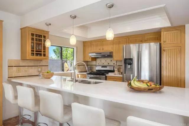 1532 Olive AVE, Vista, CA 92083