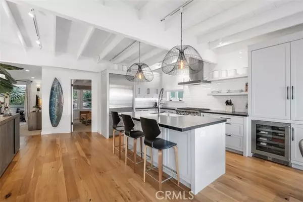 Laguna Beach, CA 92651,31962 Sunset