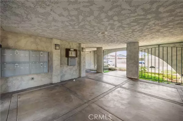 Torrance, CA 90503,3649 Emerald ST 210