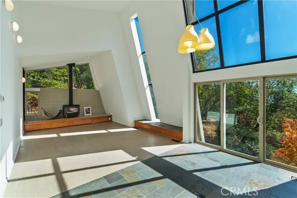 Running Springs, CA 92382,22 Holly DR