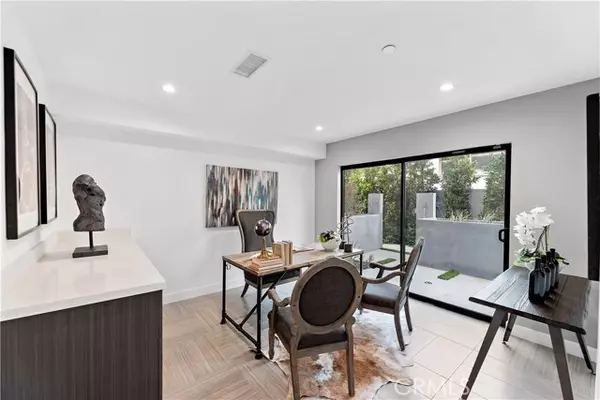 Valley Village, CA 91607,11857 W Flower LN