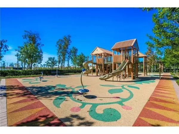 Irvine, CA 92620,74 Rose Arch