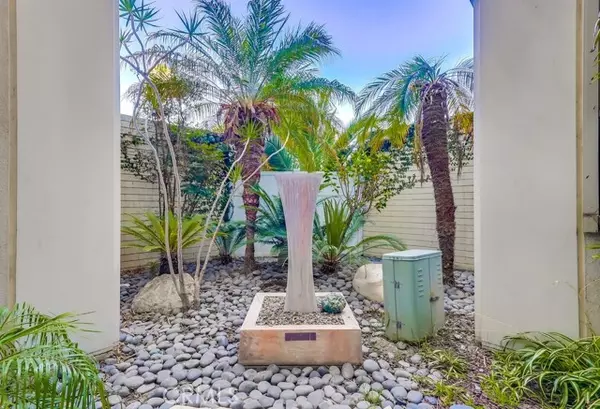 Long Beach, CA 90803,2999 E Ocean BLD