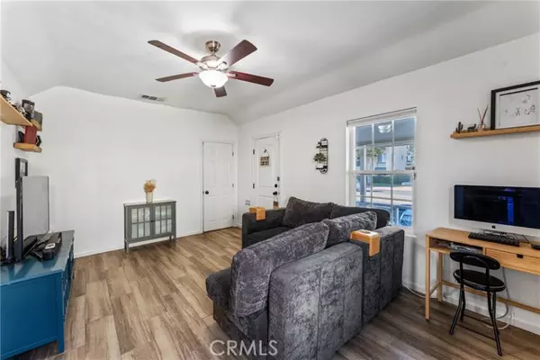 Orange, CA 92866,633 S Glassell ST