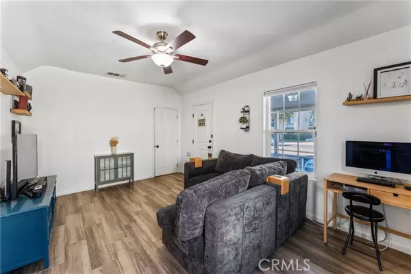 Orange, CA 92866,633 S Glassell ST