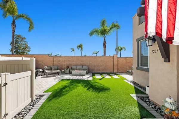 Oceanside, CA 92056,1207 Via Lucero