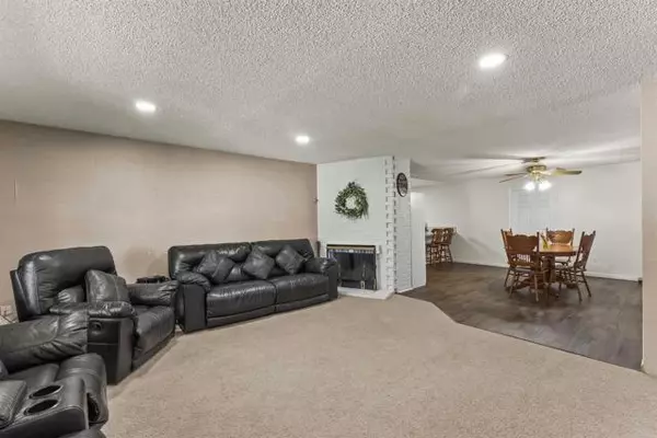 Escondido, CA 92027,1427 Kingston DR