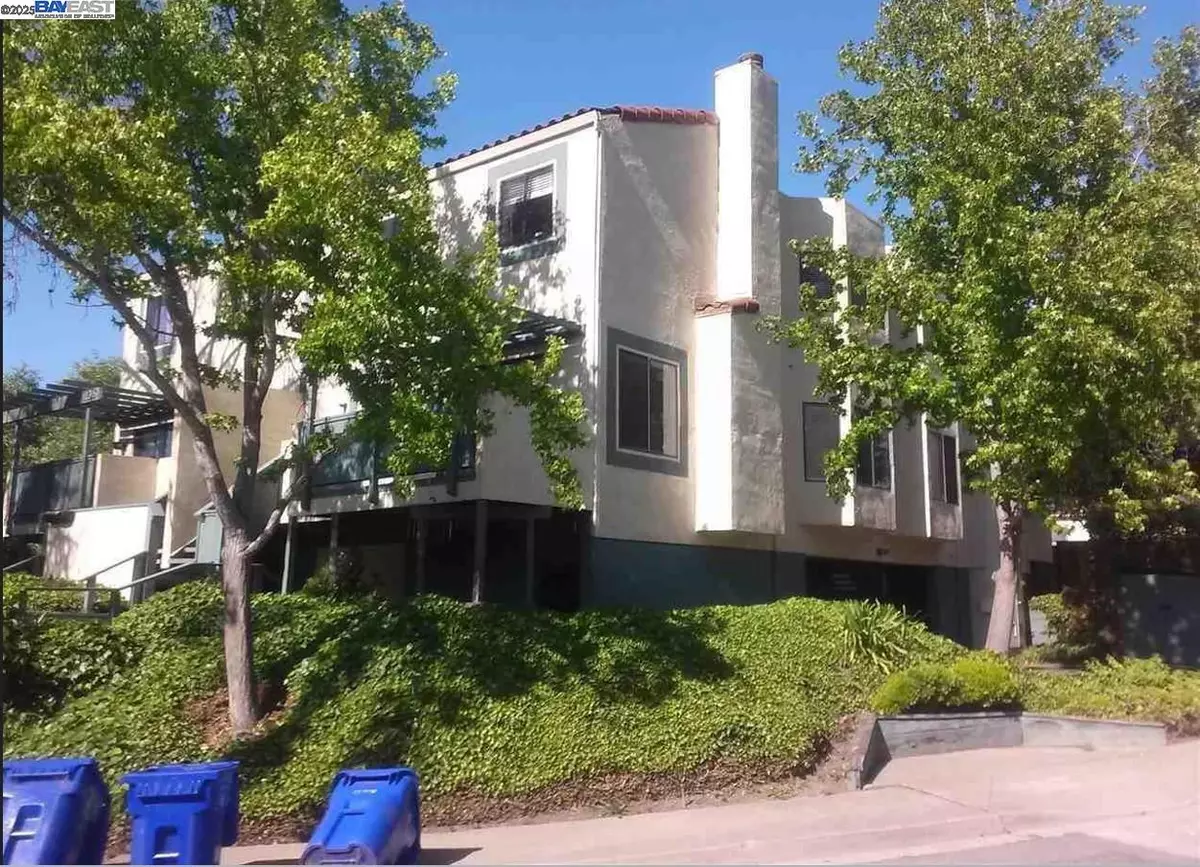 Pinole, CA 94564,1704 Dalessi Dr