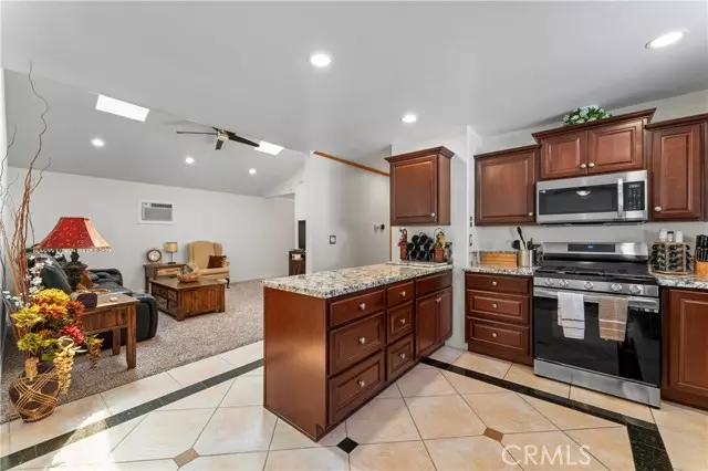 27932 Calypso LN, Canyon Country, CA 91351