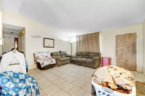 Lancaster, CA 93535,40976 177th