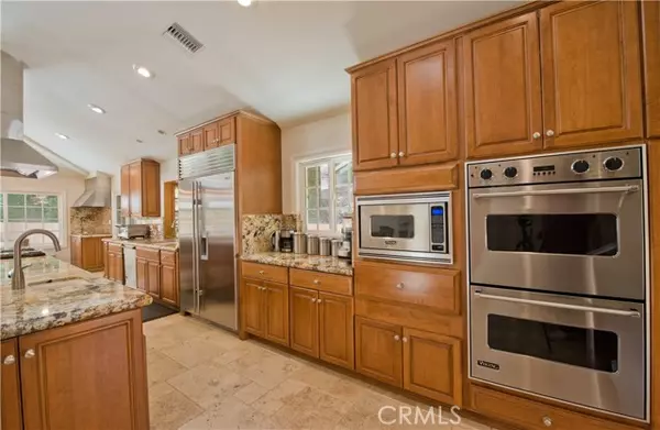 Encino, CA 91436,16677 Calneva DR