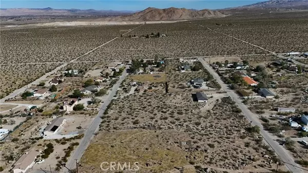 Lucerne Valley, CA 92356,781 Zircon RD