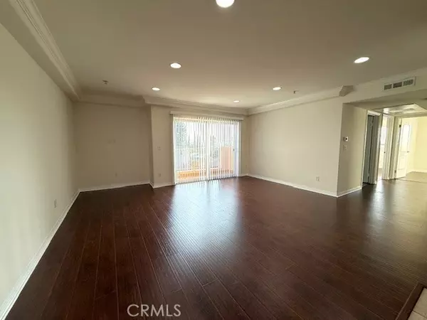 Van Nuys, CA 91405,13525 Vanowen ST 301