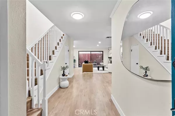 Santa Monica, CA 90404,1807 10th 4