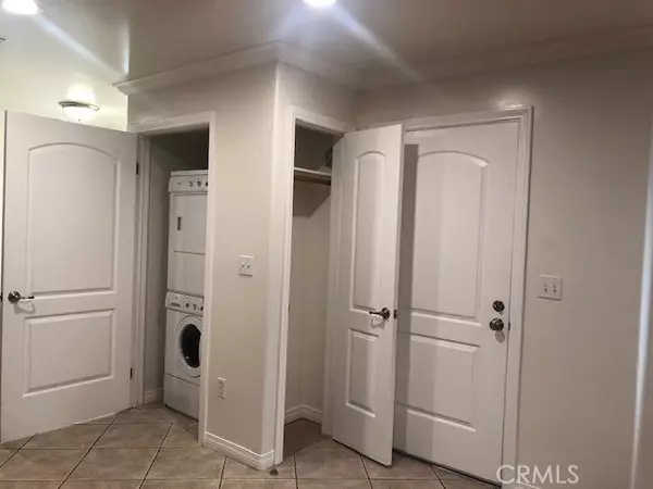 Van Nuys, CA 91405,13525 Vanowen ST 102