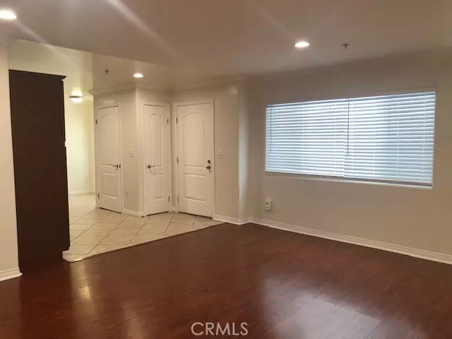 Van Nuys, CA 91405,13525 Vanowen ST 102