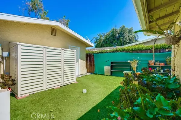 Winnetka, CA 91306,20606 Skouras DR