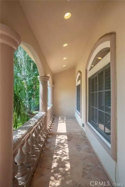 Sherman Oaks, CA 91423,4063 Benedict Canyon DR