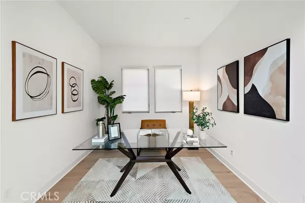 Irvine, CA 92602,215 Sutters ML