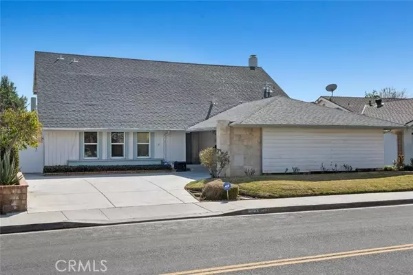 23850 Via Jacara, Valencia, CA 91355