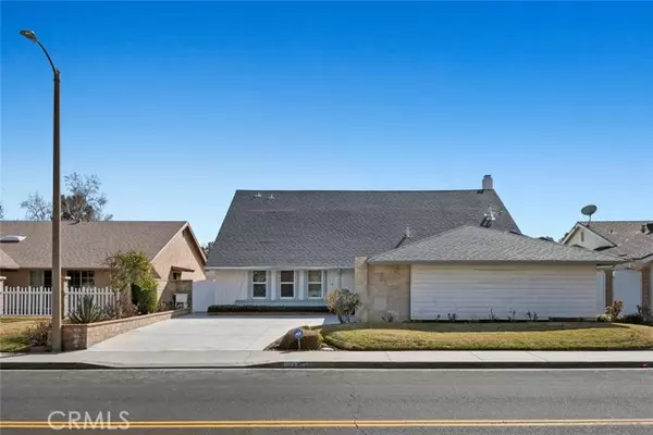 Valencia, CA 91355,23850 Via Jacara