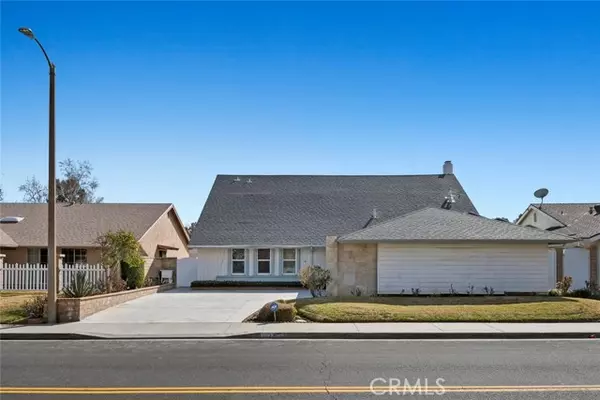 Valencia, CA 91355,23850 Via Jacara