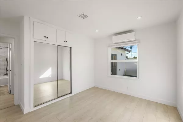 Canoga Park, CA 91304,21018 Lull ST