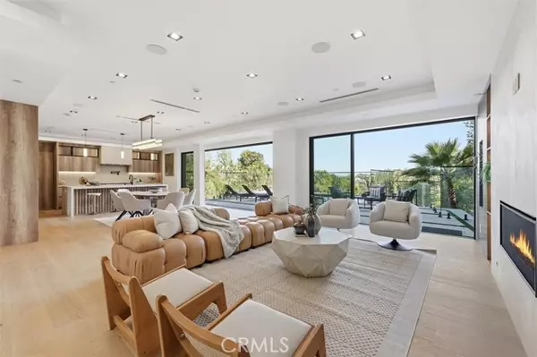 Encino, CA 91436,16800 Oak VW