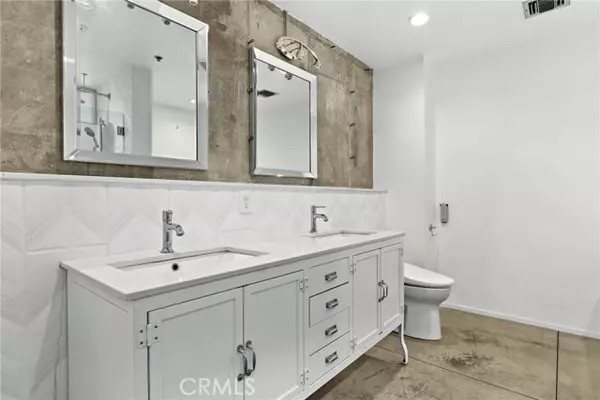 Long Beach, CA 90802,115 W 4th 203