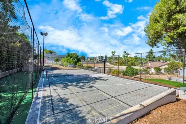 Yorba Linda, CA 92886,17842 Caballo