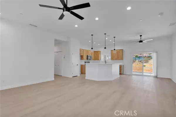 Apple Valley, CA 92307,15575 Desert Star