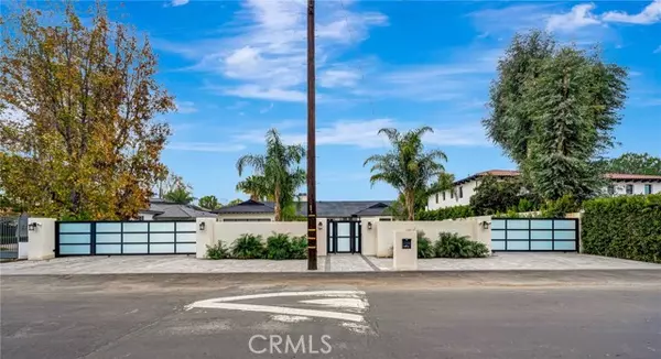 Woodland Hills, CA 91367,22914 Calvert ST