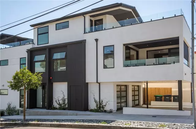 521 1/2 Iris, Corona Del Mar, CA 92625