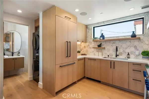 Corona Del Mar, CA 92625,521 1/2 Iris