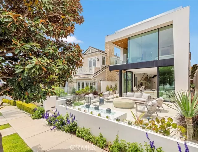 221 Heliotrope AVE, Corona Del Mar, CA 92625