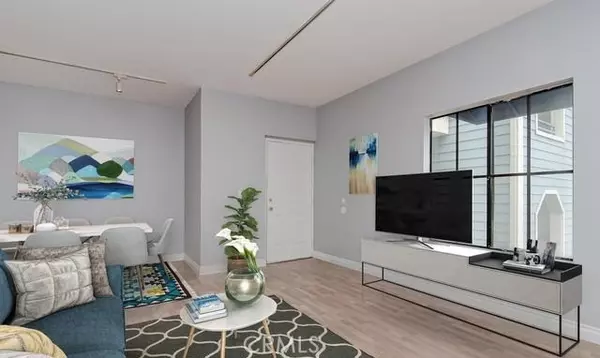 720 W 4th ST 320, Long Beach, CA 90802