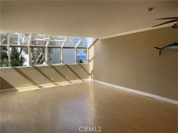 Redondo Beach, CA 90277,250 The Village 113