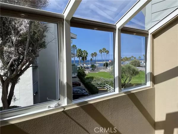 Redondo Beach, CA 90277,250 The Village 113