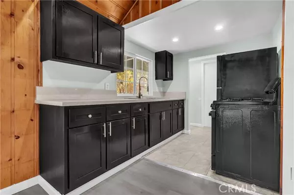 Crestline, CA 92325,22789 Laurel LN