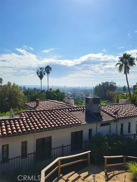 6319 Bryn Mawr DR, Los Angeles, CA 90068