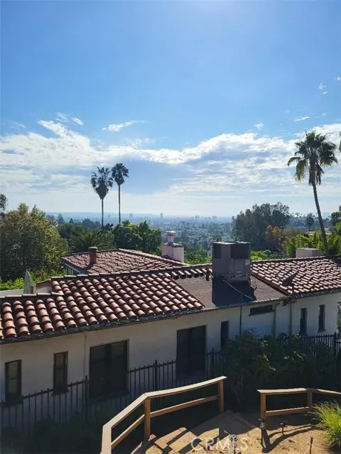 Los Angeles, CA 90068,6319 Bryn Mawr DR