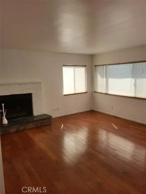 Los Angeles, CA 90068,6319 Bryn Mawr DR